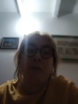 chloe_prg Chat XXX live