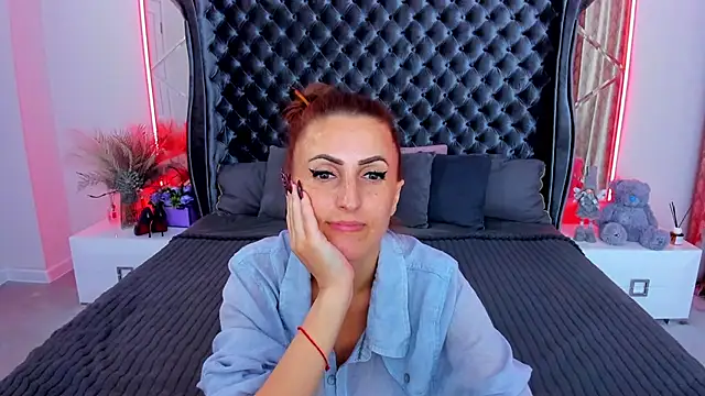 Rebecca_Diamond Adlı Modelin Canlı XXX Sohbeti