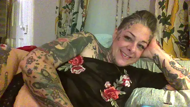 Chat +18 de Kitty_bang ao vivo