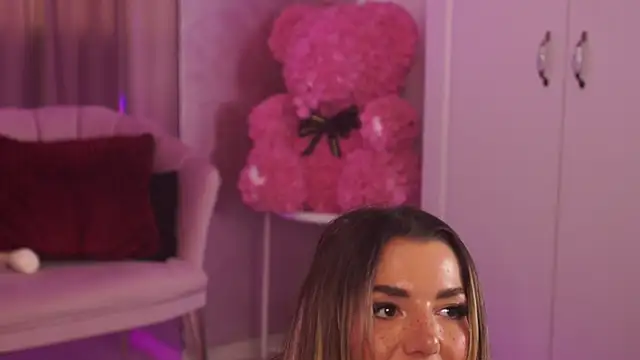 ClaraHazel Adlı Modelin Canlı XXX Sohbeti