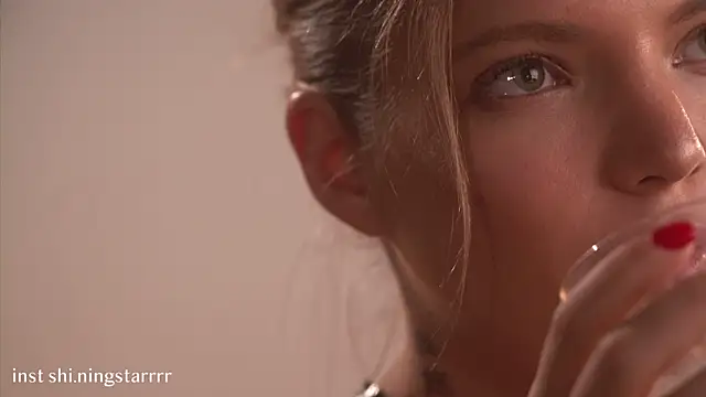 Czat XXX na żywo – alittlestarrr
