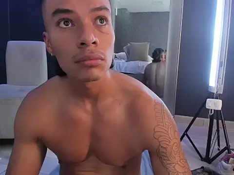 XXX chat uživo modela LycanMushu