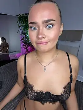MonicaWestt Live XXX-Chat