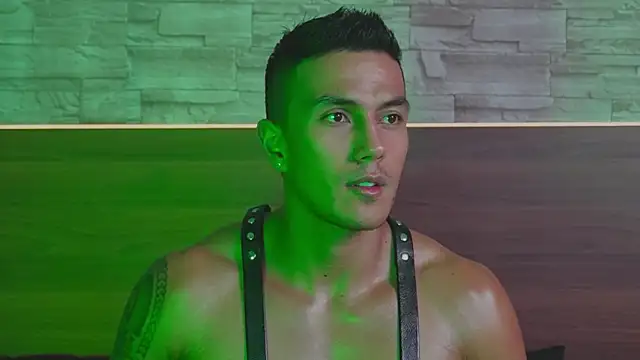 Czat XXX na żywo – aaron_bolt
