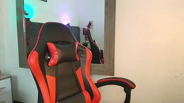 XXX chat uživo modela Alan_Colthon
