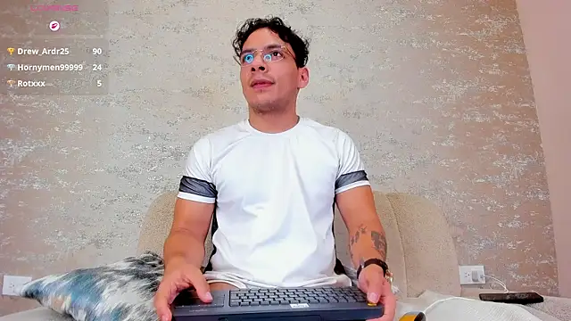 Онлайн чат XXX OliverWyse