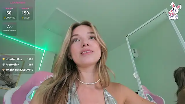 צ'אט XXX בשידור חי של VirginChloe