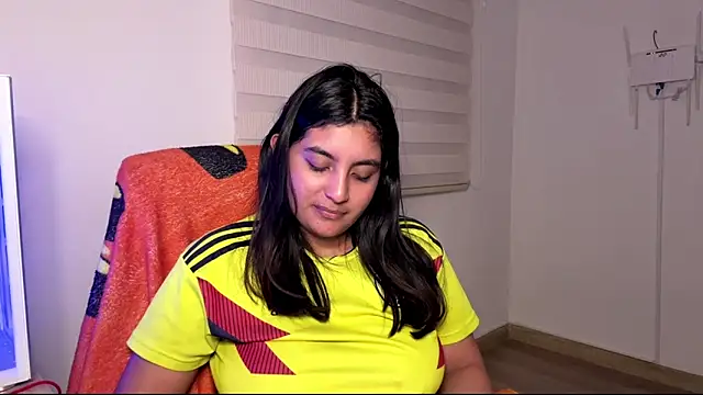 cloe_small's Live XXX Chat