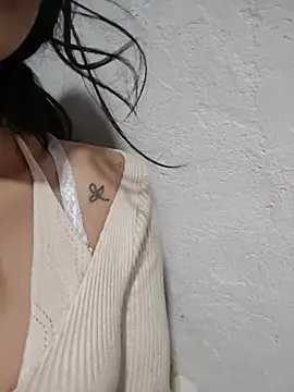 ElaRuil69 现场XXX聊天