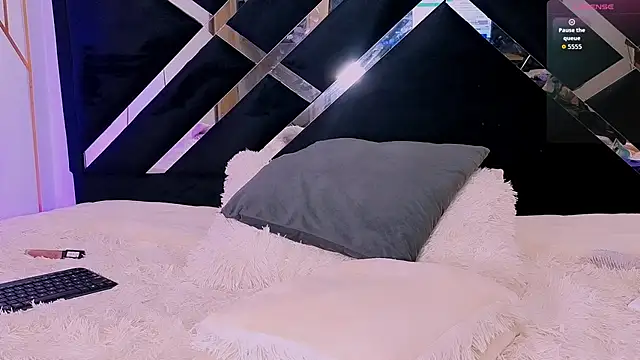 XXX chat uživo modela Cloee_cameron