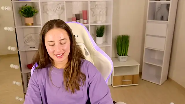 Chat +18 de NadinnL ao vivo