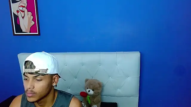 XXX chat uživo modela Angel_foxc13