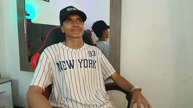 Chat XXX ao vivo de Alan_Colthon