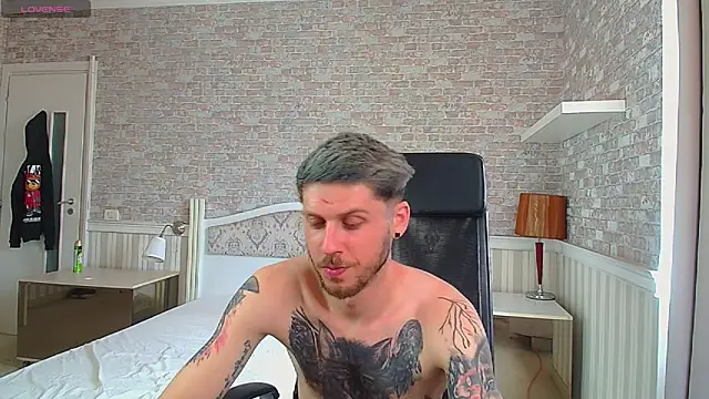 JonahShaw Live XXX-chat