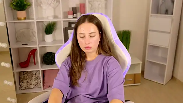NadinnL Chat XXX in diretta