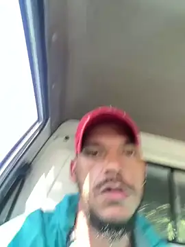 iRealYFuckGood's Live XXX Chat
