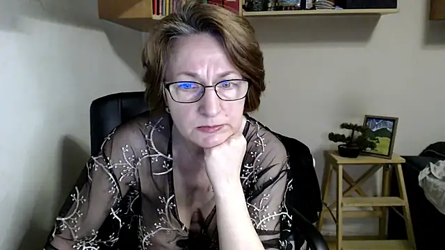 Chat +18 de katemodel ao vivo