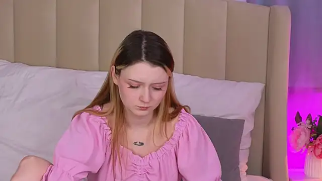 AlyssFrost's Live XXX Chat