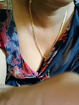 Chat +18 de samitasharma ao vivo