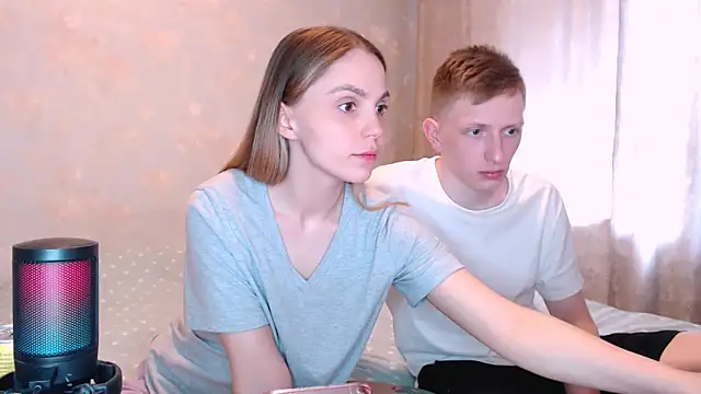 Show modela juliaanddima na web-kameri