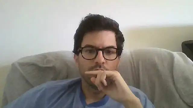 Chat +18 de RikCum4u ao vivo