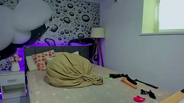 AlmaFancy live XXX chat