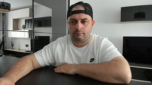 Živý XXX chat DravenPeak