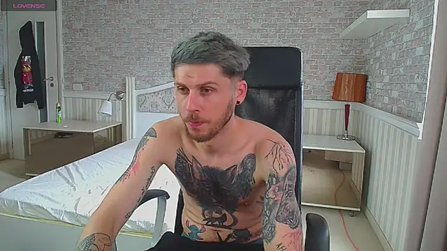 JonahShaw Live XXX-chat