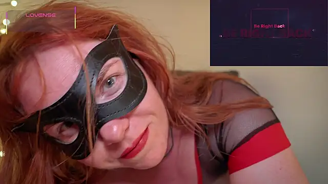 XXX chat uživo modela GingerAleMILF