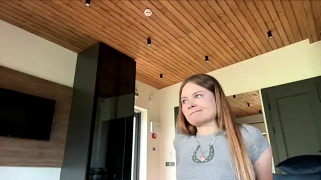 NikaLicka Adlı Modelin Canlı XXX Sohbeti