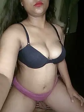miss_khusbu Adlı Modelin Canlı XXX Sohbeti