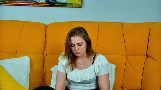 EllaBells Adlı Modelin Canlı XXX Sohbeti