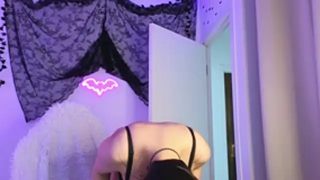 LilithMadden Adlı Modelin Canlı XXX Sohbeti
