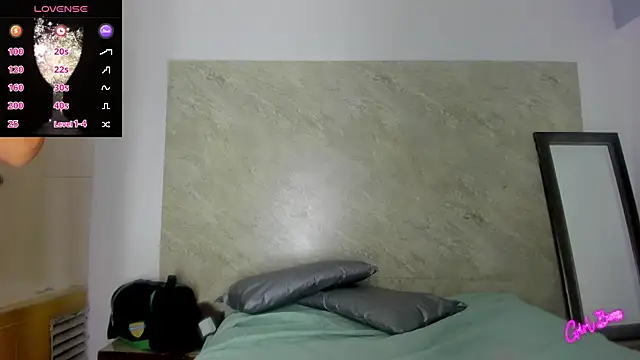 Adrian_Wolfn Live XXX chat
