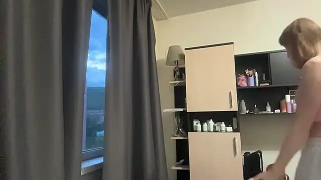 AquilineOrites' Live XXX Chat