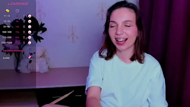 צ'אט XXX בשידור חי של KindHazelHere_