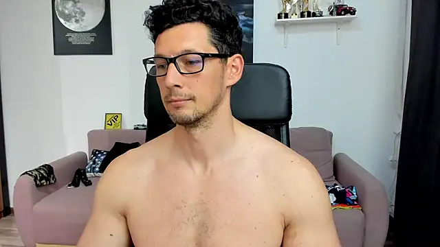 BrutusK08's Live XXX Chat