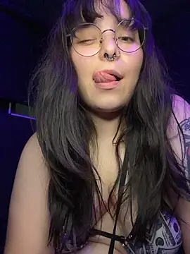 XXX chat uživo modela Solo_yoss