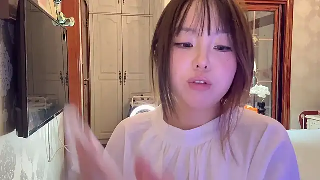 LongLongQueen live XXX chat