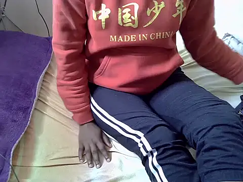 Ma-yolo001's Live XXX Chat