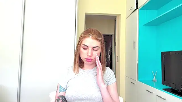 CasseyParnes' Live XXX Chat