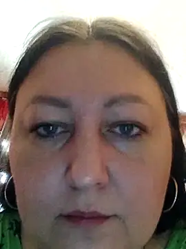 XXX chat uživo modela Rini333