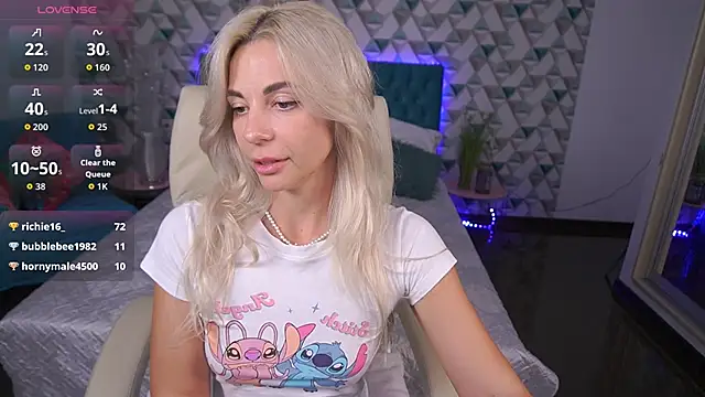 XXX chat uživo modela BellaRayyy
