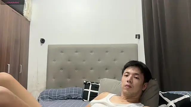 Addictiveboi 现场XXX聊天