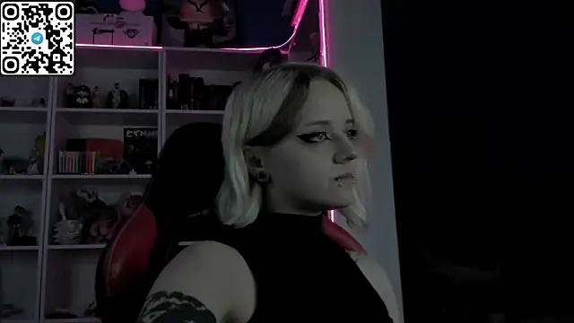 Holy_Mistress_S Obrolan Langsung XXX