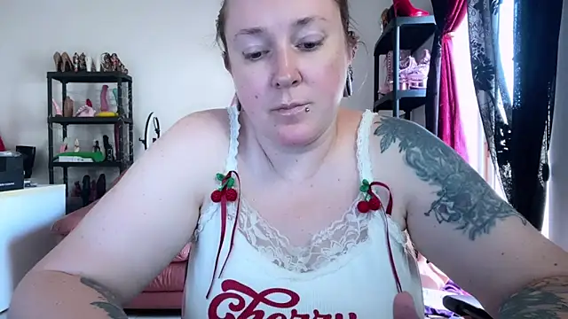 Chatroom XXX en direct de kisicaxx