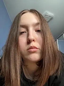 CharmingVikii's Live XXX Chat