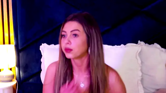 AylinRosee Chat XXX live