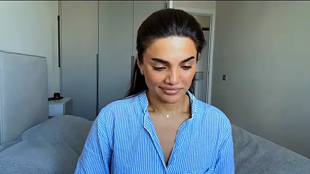 MelindaReny élő XXX-chatje