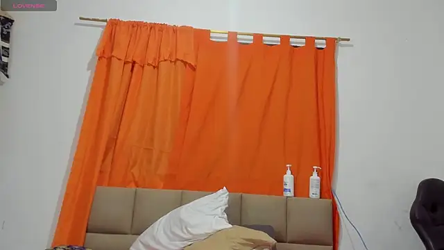 Živý XXX chat lilybaudyn_